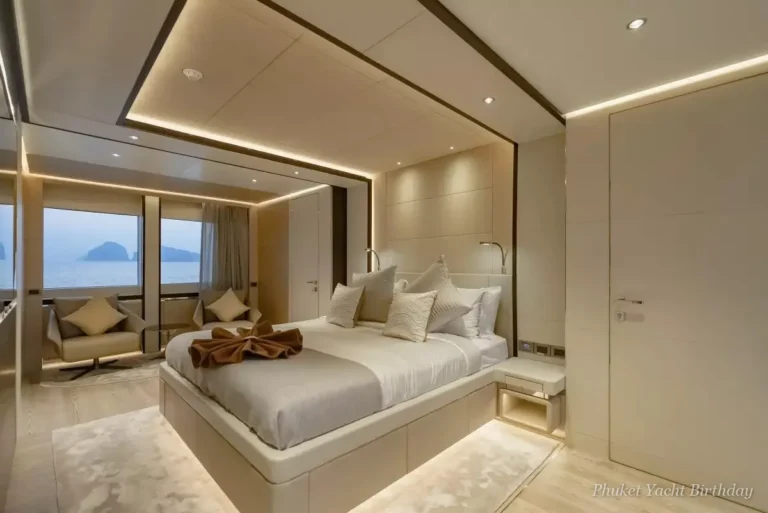 Orchid Crown 139 superyacht with sun-deck jacuzzi in Phuket (6)