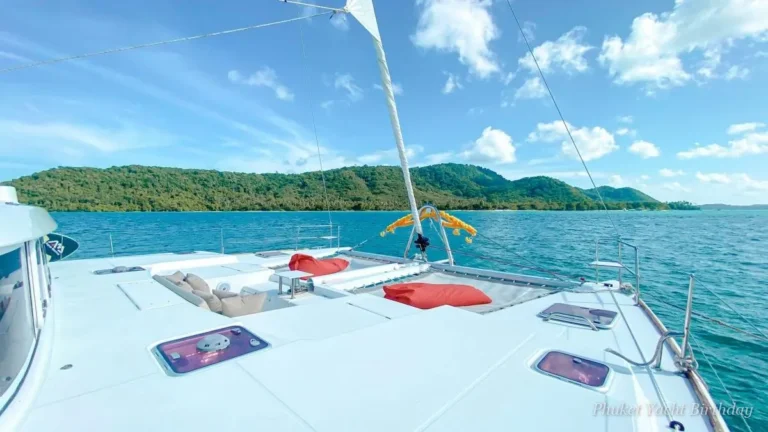 Palm Breeze 50 sailing catamaran for birthday cruises in Phuket (2)
