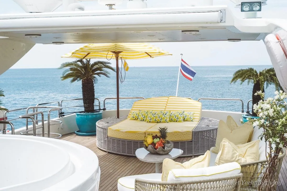 Turquoise Lagoon 102 superyacht with sea pool and jet skis in Phuket (4)